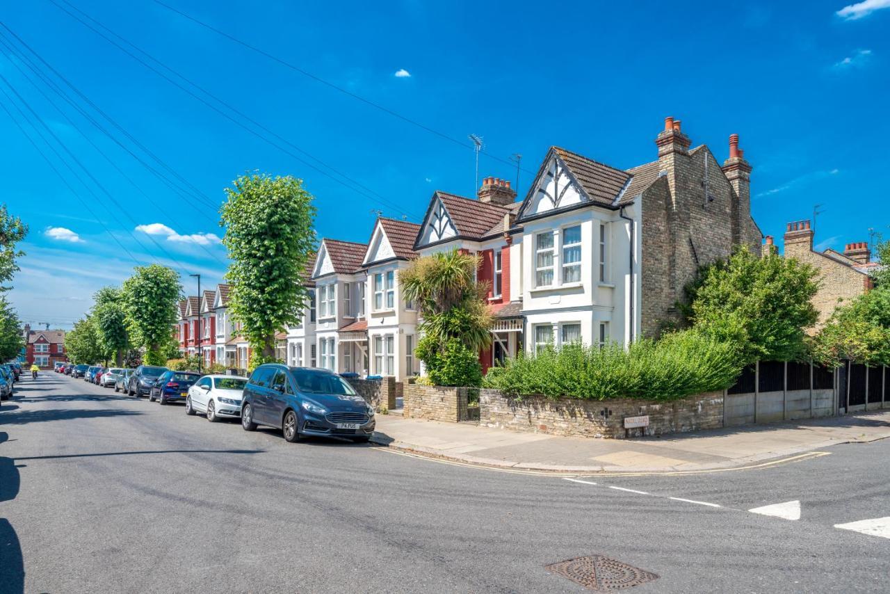 Homely 4-Bedroom Home With 2 Baths & Free Parking London Exterior photo